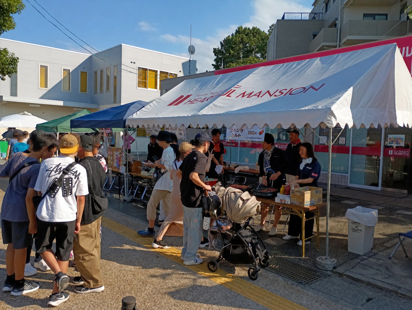 ハートフルマンションの出店ブースでにぎわう会場