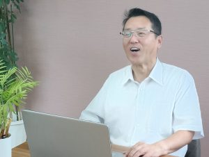 インタビューに答える事業推進課の野澤浩之課長